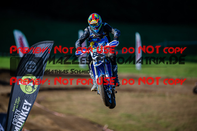 MaZZes_FotoMatrix_220903_8985 | UE40