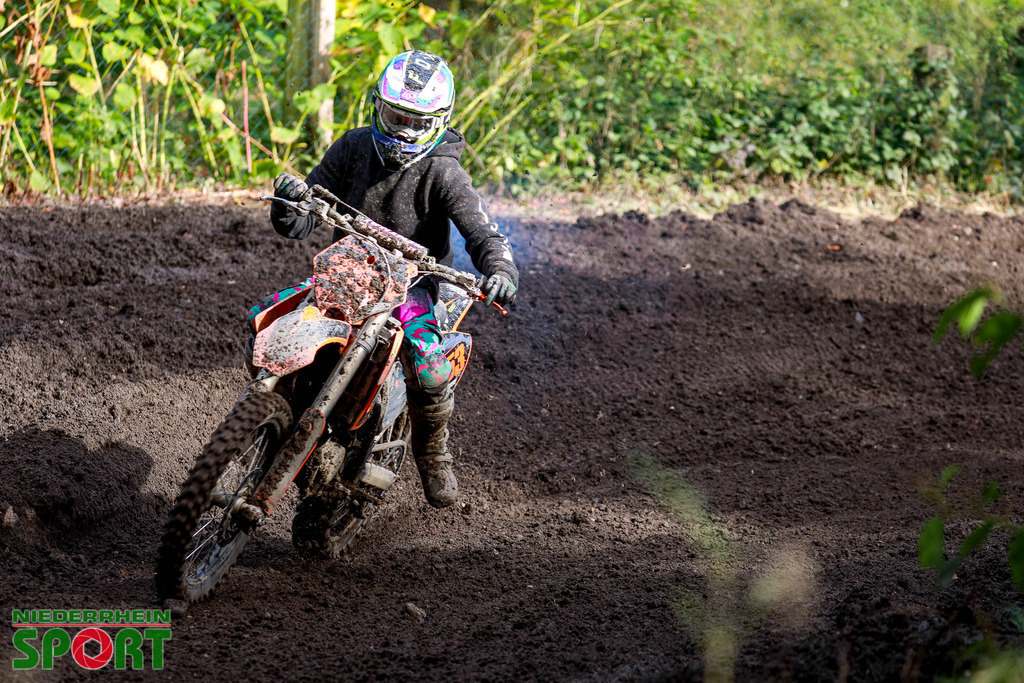 OpenTrack2024_Sonntag_Hobbyfahrer_245 | Bildergalerie von Sport-Ereignissen aber auch von weiteren spannenden Dingen - nicht nur vom Niederrhein. In Anlehnung an den bekannten Spruch von Hanns Dieter Hüsch heißt das Motto: "Niederrhein ist überall".  - Realisiert mit Pictrs.com