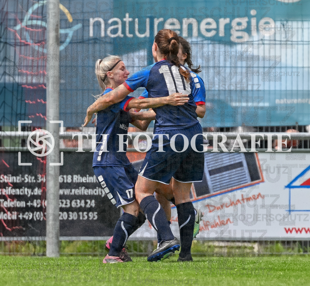 GER, FC Hauingen - SV Waldhaus, Frauen-Fussball, Rothaus Bezirkpokal, Finale, Saison 2024/2025, 29.05.2025 | Alexandra Gäbler (FC Hauingen, #17), Larissa Zimmermann (FC Hauingen, #10)GER, FC Hauingen - SV Waldhaus, Frauen-Fussball, Rothaus Bezirkpokal, Finale, Saison 2024/2025, 29.05.2025Foto: TH Fotografie/Thomas Hess