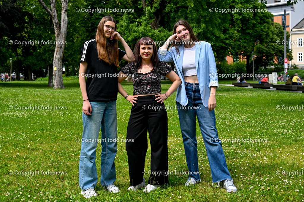 Linz_ Grosse Frauen_ Frauenseite_ 07.06.2024-10 | 07.06.2024, Linz, AUT, Grosse Frauen, Frauenseite, im Bild GroessenvergleichEmeli Pocrnja (14, Wels), Melanie Honeder (Krone Redakton Linz), Lara Mendl (21, Steinhaus)