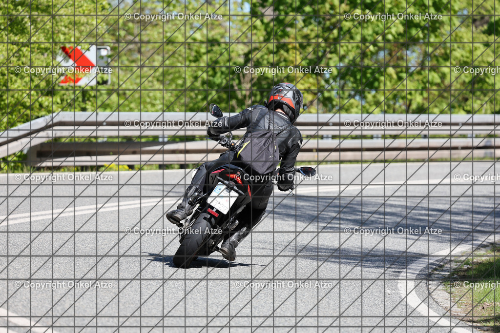 IMG_0207 | Fotograf am Kyffhäuser. Onkel Atze. Kyffhäuser Rennstrecke. Café36. Motorsportfotografie. - Realisiert mit Pictrs.com