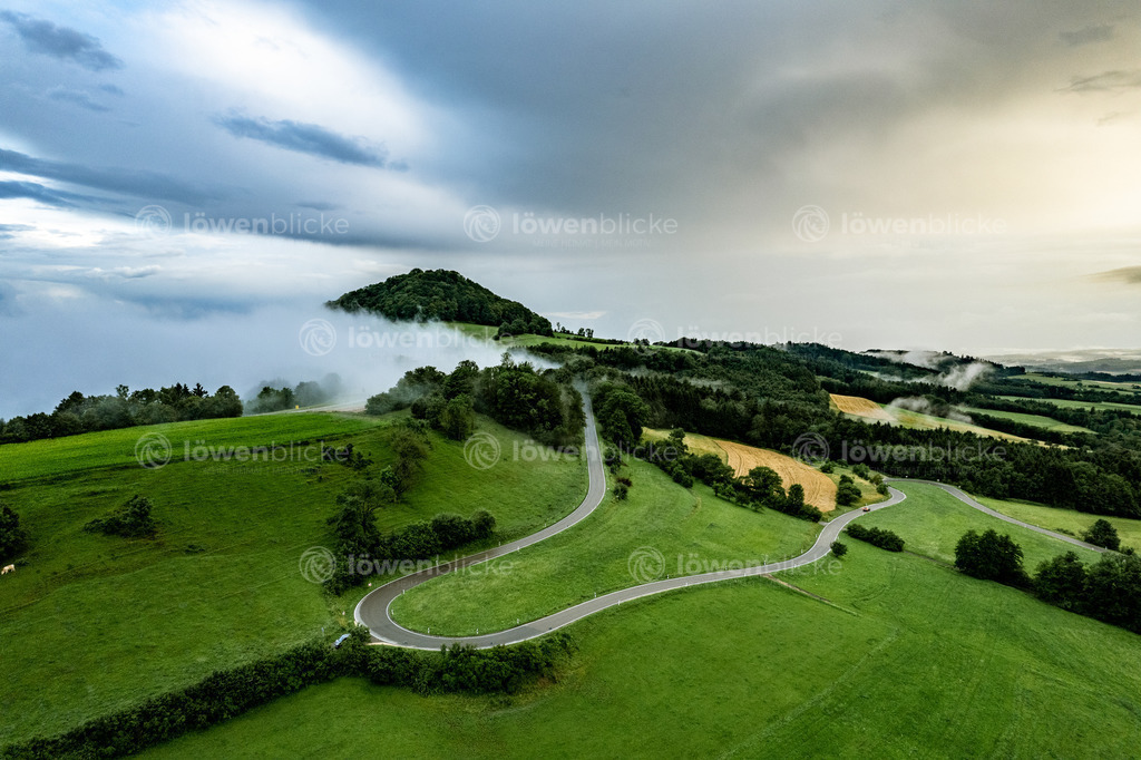 Nebel am Aasrücken unter dem Hohenstaufen | löwenblicke | shop