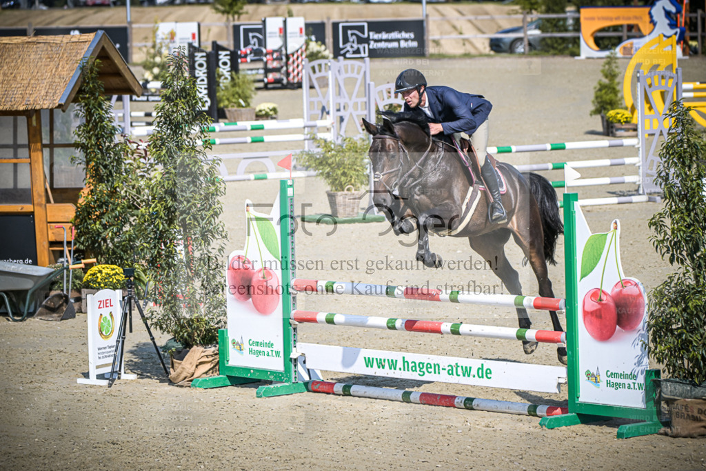 DOS_2328 | Entdecke hochwertige Reitturnierfotos von Foto Oger. Professionell, emotional und authentisch – jetzt Lieblingsmomente im Shop bestellen. - Realisiert mit Pictrs.com