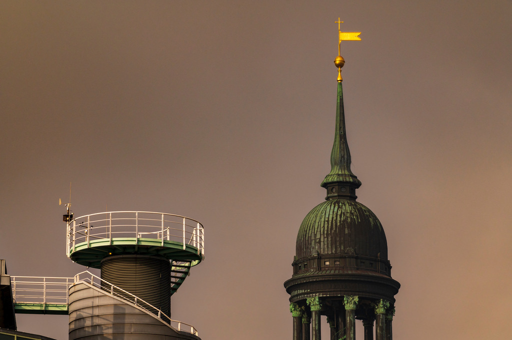 2022_10_31_HAMBURG_MCP5350 | Hochwertig gedruckte Fotografien für die Wand, als Kalender und zum Verschenken. Hamburg & Norddeutschland und überall wo ich mit der Kamera unterwegs war.