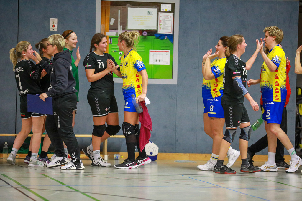 SVN_TvVoerde_021124_140 | Bildergalerie von Sport-Ereignissen aber auch von weiteren spannenden Dingen - nicht nur vom Niederrhein. In Anlehnung an den bekannten Spruch von Hanns Dieter Hüsch heißt das Motto: "Niederrhein ist überall".  - Realisiert mit Pictrs.com