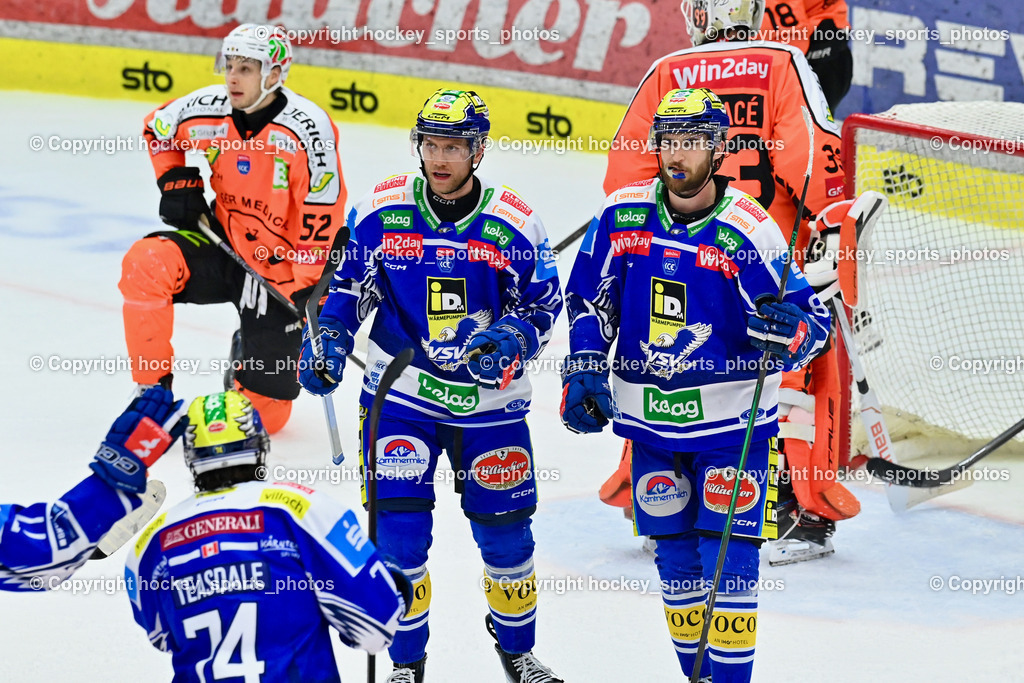 EC IDM WÄRMEPUMPEN VSV vs. MOSER MEDICAL GRAZ99ERS | Jubel EC VSV, #74 Joel Teasdale EVC VSV, #8 Maximilian Rebernig EC VSV, #26 Guus van Nes EC VSV, #33 Maxime Lagacé Graz 99ers, #52 Paul Huber Graz 99ers, EC IDM WÄRMEPUMPEN VSV vs. MOSER MEDICAL GRAZ99ERS, EC IDM WÄRMEPUMPEN VSV vs. MOSER MEDICAL GRAZ99ERS am 12.03.2026 in Villach (Stadthalle Villach), Austria, (Photo by Bernd Stefan)