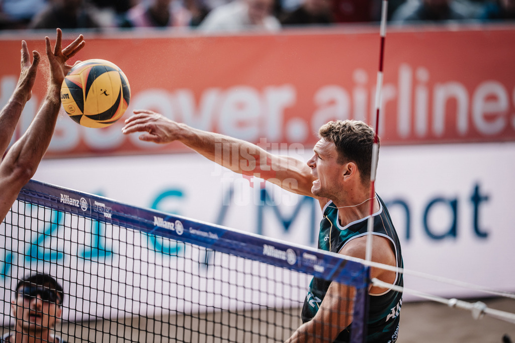 Beachvolleyball | Männer | Allianz German Beach Tour 2025 | Tourstop Düsseldorf | 17.05.2025 | Daniel Kirchner beim Angriff