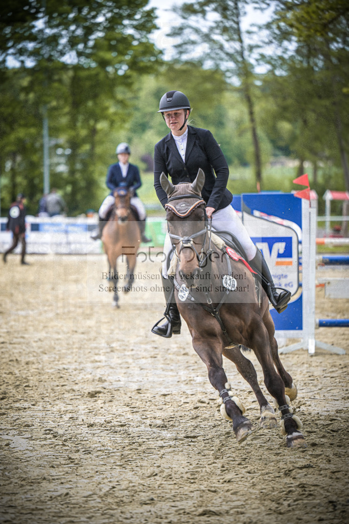 DOS_8121 | Entdecke hochwertige Reitturnierfotos von Foto Oger. Professionell, emotional und authentisch – jetzt Lieblingsmomente im Shop bestellen.Deutschlandweite Turnierfotografie. - Realisiert mit Pictrs.com