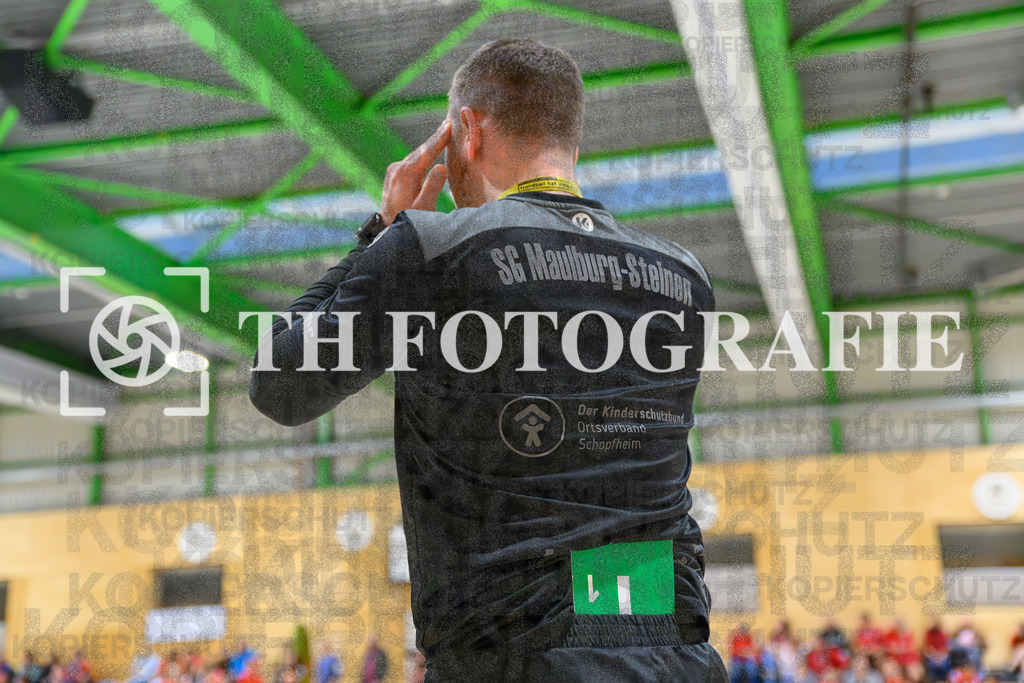 GER, SG Maulburg/Steinen - SV Allensbach 2, Handball, Suedbadenliga, 2. Spieltag, Saison 2023/2024, 14.10.2023 | Andre Leuchtmann schaut aufs Spielfreld.

GER, SG Maulburg/Steinen - SV Allensbach 2, Handball, Suedbadenliga, 2. Spieltag, Saison 2023/2024, 14.10.2023

Foto: TH Fotografie/Thomas Hess