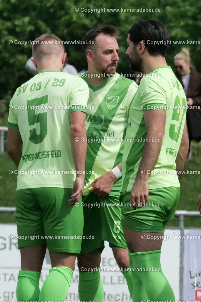 Fußball : Bezirksliga : SV 08/29 Friedrichsfeld - Borusia Veen am 10.05.2026 in Voerde Friedrichsfeld | Fußball : Bezirksliga : SV 08/29 Friedrichsfeld - Borusia Veen am 10.05.2026 in Voerde Friedrichsfeld - Realisiert mit Pictrs.com