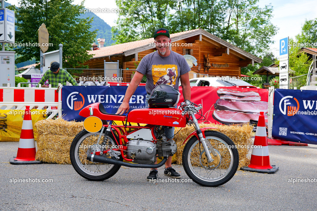 P1014597 | Erleben Sie atemberaubende, hochqualitative Fotos Ihrer Fahrt entlang der malerischen Alpenstraßen. Besuchen Sie alpineshots.com, um professionelle Aufnahmen Ihrer unvergesslichen Reise zu finden und zu kaufen - Realisiert mit Pictrs.com