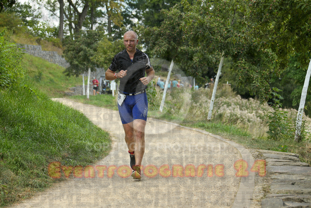 250824_1351_EX1_4009 | Sportfotografie im Rhein-Sieg Kreis, Köln, Bonn, NRW, Rheinland Pfalz, Hessen, etc. Unser Tätigkeitsfeld umfasst den Laufsport vom Volkslauf über den Marathon, Duathlon, Triathon bis zum Ultralauf wie Kölnpfad Ultra oder Schindertrail.