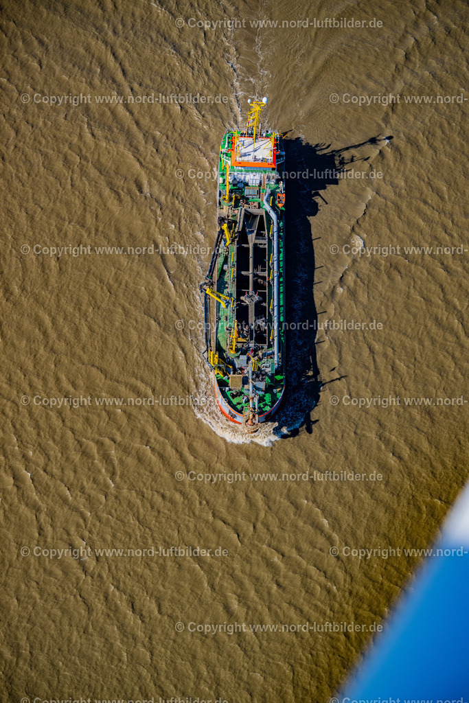Saugbagger_Amazone_Auf_Der_Elbe_ELS_2797060423 | BALJE 06.04.2023 Schiff - Spezialschiff in Fahrt Saugbaggerschiff "Amazone" ( IMO-Nummer: 9158630 ) in Fahrt auf der Elbe in Balje im Bundesland Niedersachsen, Deutschland. // Ship - special ship in motion Suction dredger ship "Amazone" (IMO number: 9158630) in motion on the Elbe in Balje in the state Lower Saxony, Germany. Foto: Martin Elsen