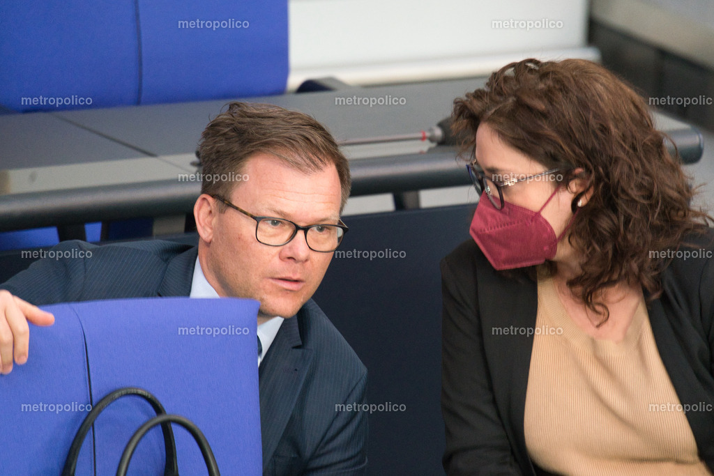 Carsten Schneider im Gespräch mit Sarah Ryglewski | Metropolico