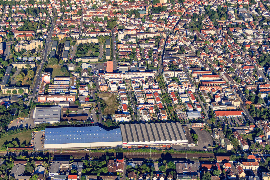 Luftbild: Ortsansicht von Westen mit CNH Industrial Deutschland GmbH im Ortsteil Rohrbach in Heidelberg im Bundesland Baden-Württemberg in Deutschland. Foto: IMG_51905.jpg vom 18.08.2012 durch Werner Riehm/FLY-FOTO.deAuflösung des Originals: 4752 x 3168 pxWWW.CNH.COM