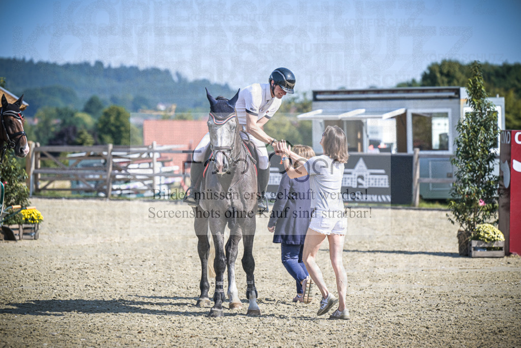 DOS_0088 | Entdecke hochwertige Reitturnierfotos von Foto Oger. Professionell, emotional und authentisch – jetzt Lieblingsmomente im Shop bestellen.Deutschlandweite Turnierfotografie. - Realisiert mit Pictrs.com