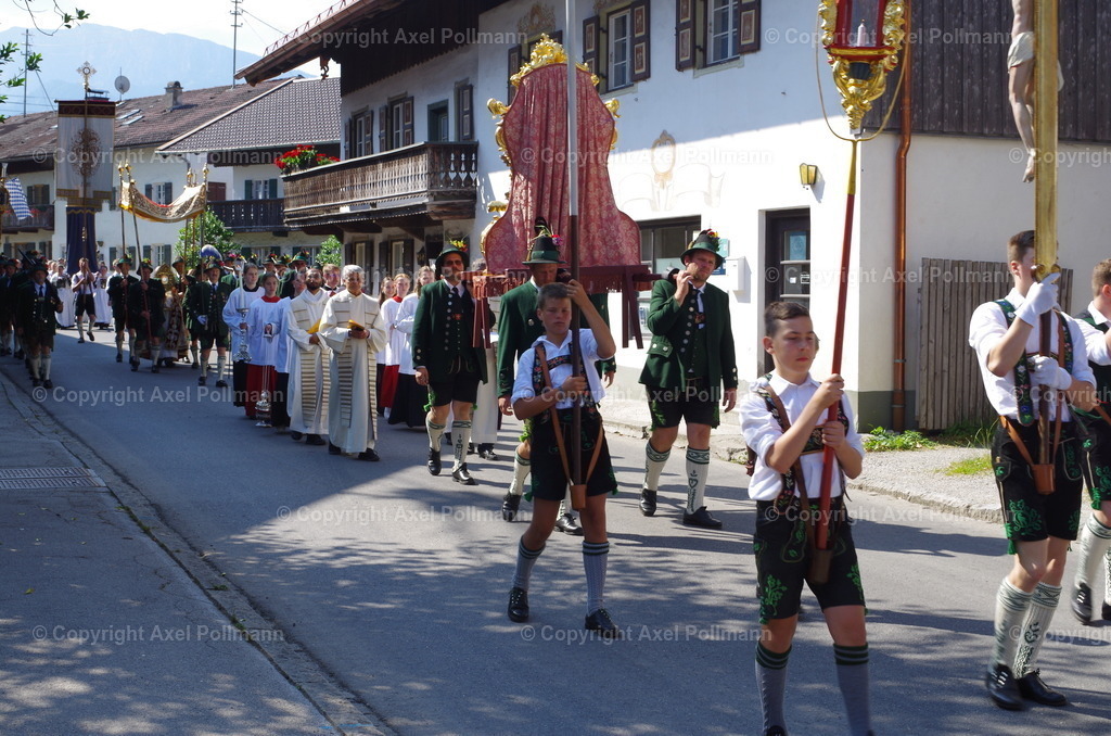 IMGP3779 | fotografiert von Axel PollmannLeonhardi Wallfahrt Benediktbeuern und Murnau, Fronleichnam, Fasching, Landschaft im Loisachtal und Benediktbeuern  - Realisiert mit Pictrs.com
