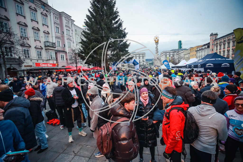 SILVESTERLAUF LINZ 25 | Linz, AUSTRIA, 31. Dezember 25, TRIRUN SILVESTERLAUF LINZ 25 , Image shows: 
Photo: WAPICS / BINDER Manuel