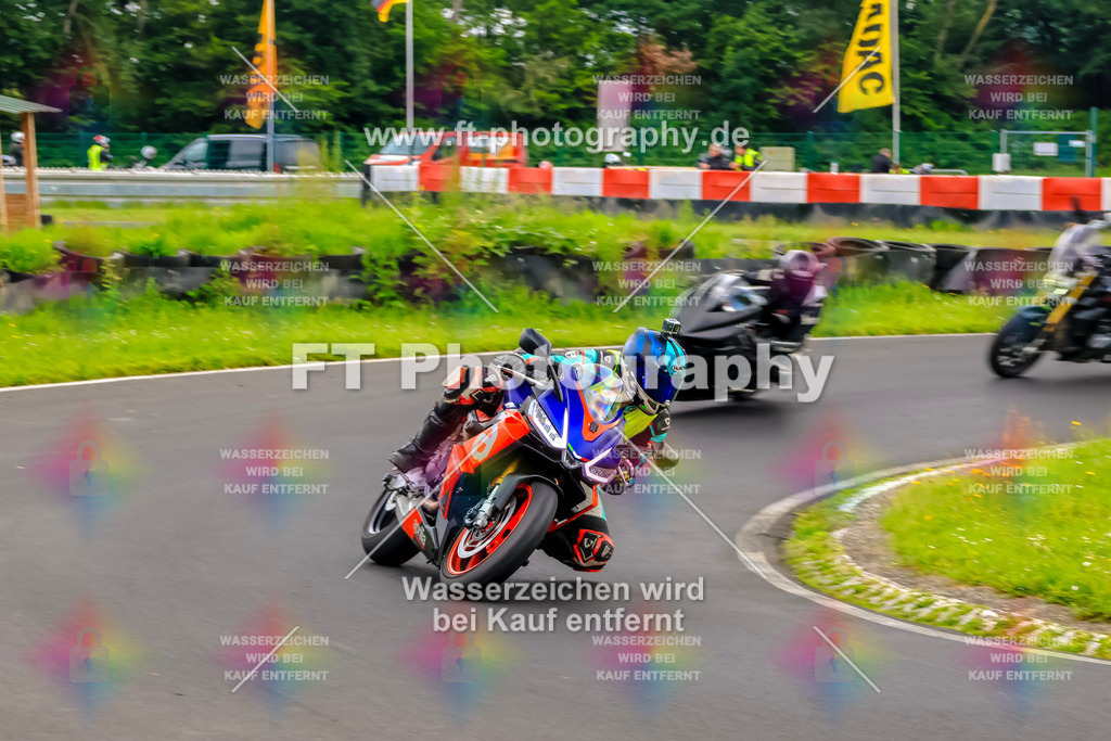 VBK-7026 | Hier findet Ihr Bilder von Touristenfahrten auf der Nürburgring Nordschleife oder von anderen Veranstaltungen die ich besucht habe. Viel Spass beim Durch Schauen 