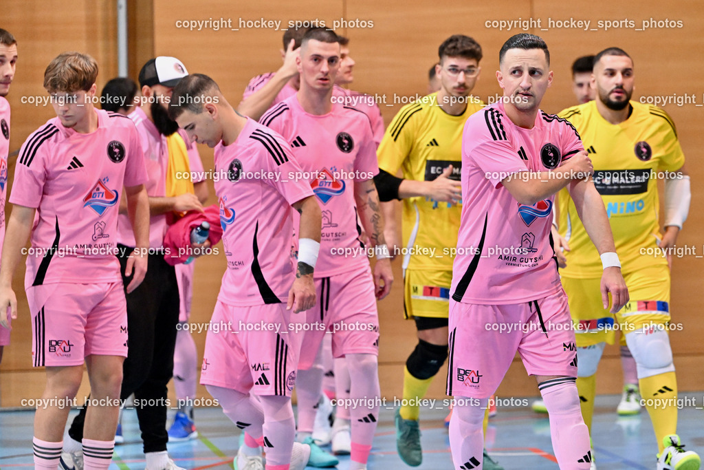 Carinthia Flamengo Futsal Club vs. Futsal Klagenfurt | Carinthia Flamengo  Mannschaft, #7 Enes Brdjanovic Carinthia Flamengo, #24 Zoran Vukovic Carinthia Flamengo, #21 Robert Dimitrov Carinthia Flamengo, Carinthia Flamengo Futsal Club vs. Futsal Klagenfurt, Carinthia Flamengo Futsal Club vs. Futsal Klagenfurt am 01.12.2024 in Klagenfurt (Ballspielhalle Viktring), Austria, (Photo by Bernd Stefan)