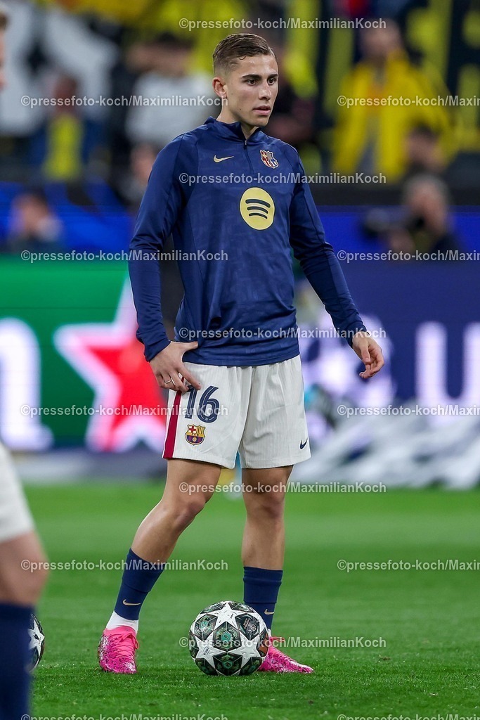 UCL1504251032 | 15.04.2025, Fußball, UEFA Champions League, Borussia Dortmund - FC Barcelona, BVB Stadion, Viertelfinale, Saison 2024 2025: Fermin Lopez (FC Barcelona #16) Regulations prohibit any use of photographs as image sequences and or quasi-video.