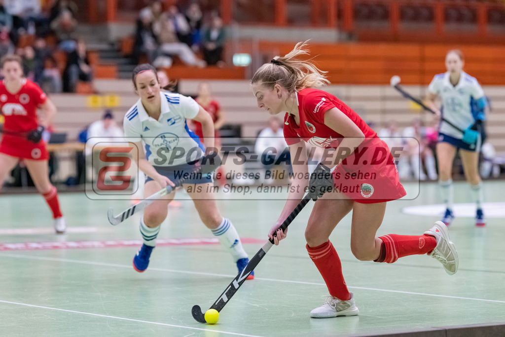HK_20230114_102936 | 1. Bundesliga ( Halle ) Damen Crefelder HTC - RTHC Leverkusen am 14.1.2023 Crefelder HTC  ( CHTC ) Halle Glockenspitz , Krefeld , Rosser Mia ( Crefelder HTC #18 )