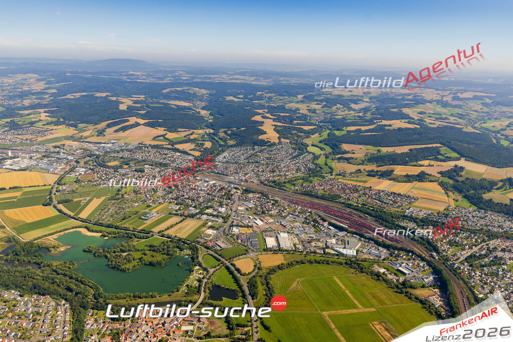 Stadt Bebra von Oben- Die Luftaufnahme wurde 2025 vom UL-Flugzeug heraus erstellt ( keine Drohnenaufnahme ) - Hochauflösende Luftaufnahme - für Wandbilder und großformatige Ausdrucke geeignet. Das besondere Geschenk!Hier alle&nbsp;Infos zur Lizenzierung der LuftaufnahmeWir fliegen auch dieses Jahr wieder in Ihre Region um Luftbilder zu erstellen.- Luftbild anfragen