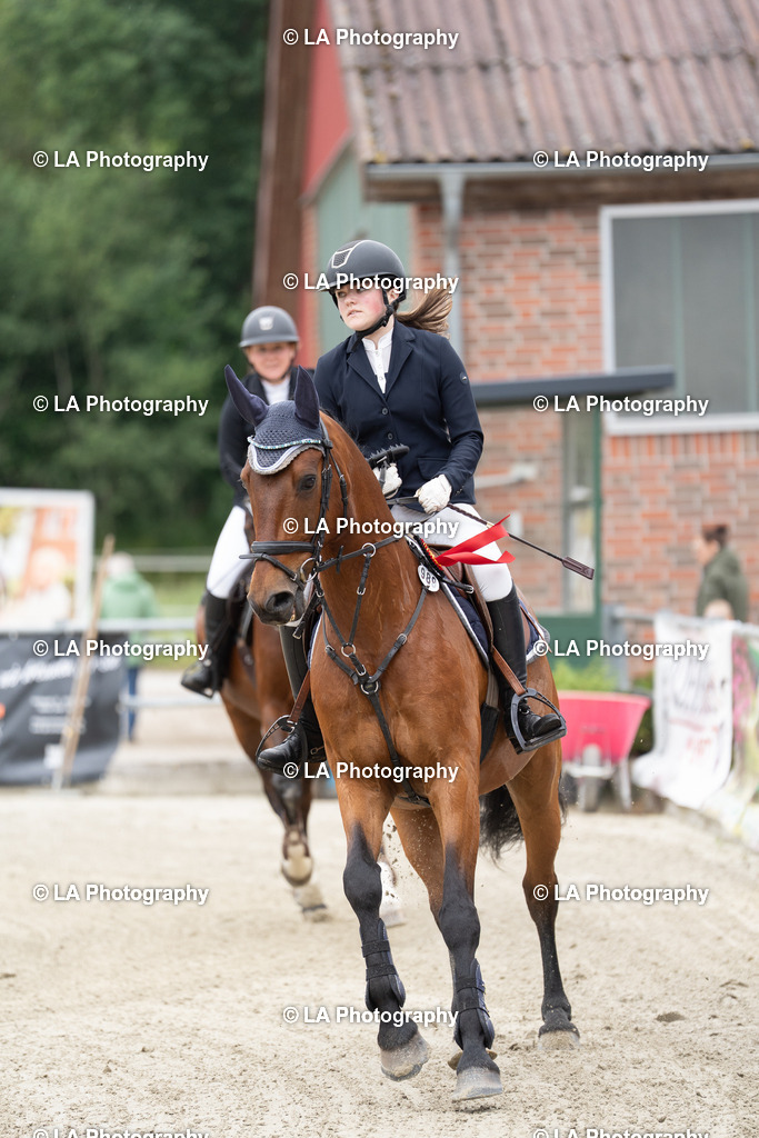DSC07607 | Entdecke einzigartige Turnierfotos und persönliche Pferde- und Hundeportraits bei LA Photography. Für jeden Reiter und Pferd das perfekte Bild! Stöbere jetzt! - Realisiert mit Pictrs.com
