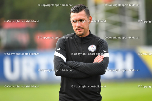 AUT, 2.Liga, FC Blau Weiss Linz vs FC Liefering | 29.10.2022, Hofmann Arena Linz, AUT, 2.Liga, FC Blau Weiss Linz vs FC Liefering, im Bild Zlatko Junuzovic, Co-Trainer FC Liefering (Liefering)


// Admiral 2. Liga Match between FC Blau Weiss Linz and FC Liefering in Linz, Austria on 2022/10/29

