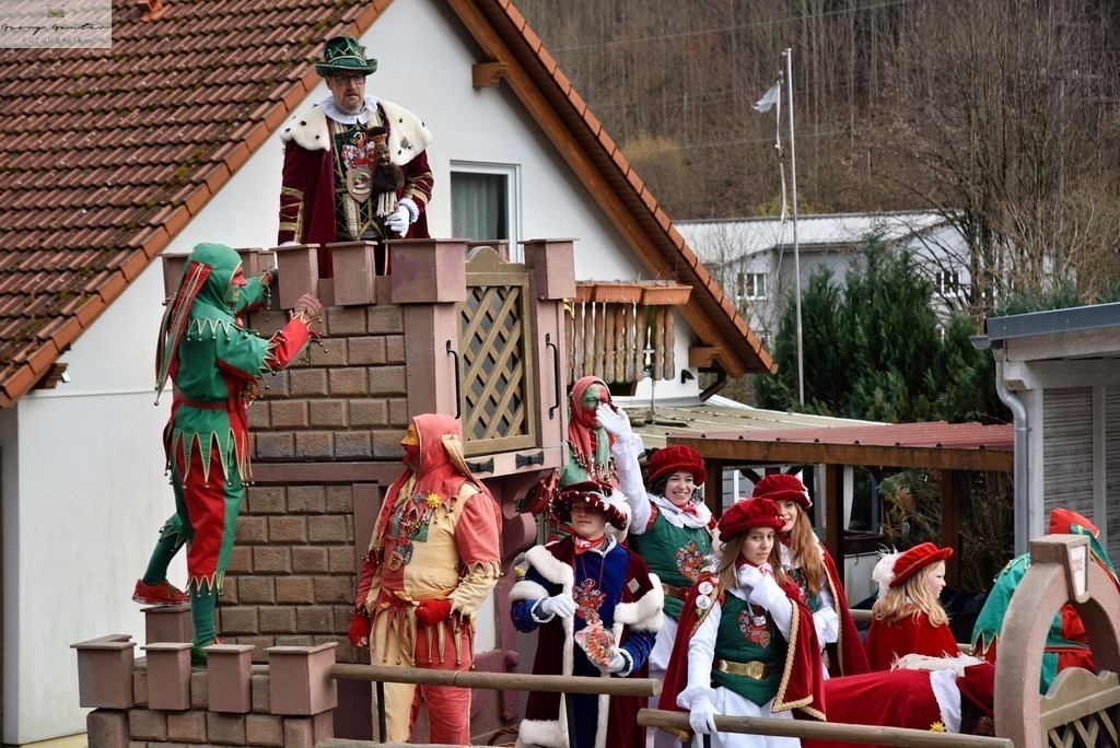 Umzug Sonn  _26-018-RA | Fotoblog Schwarzwald, Foto Blog Wiesental, Pfaffenberg, Winterzauber, Zeller Bergland, Zell im Wiesental, Fotoblog Wiesental, Landschaftsfotos, Bilder Wiesental, Natur, Naturbilder, Fastnacht, Zeller Fastnacht, Zeller Fasnacht, Zeller Bergland, Belchen, - Realisiert mit Pictrs.com