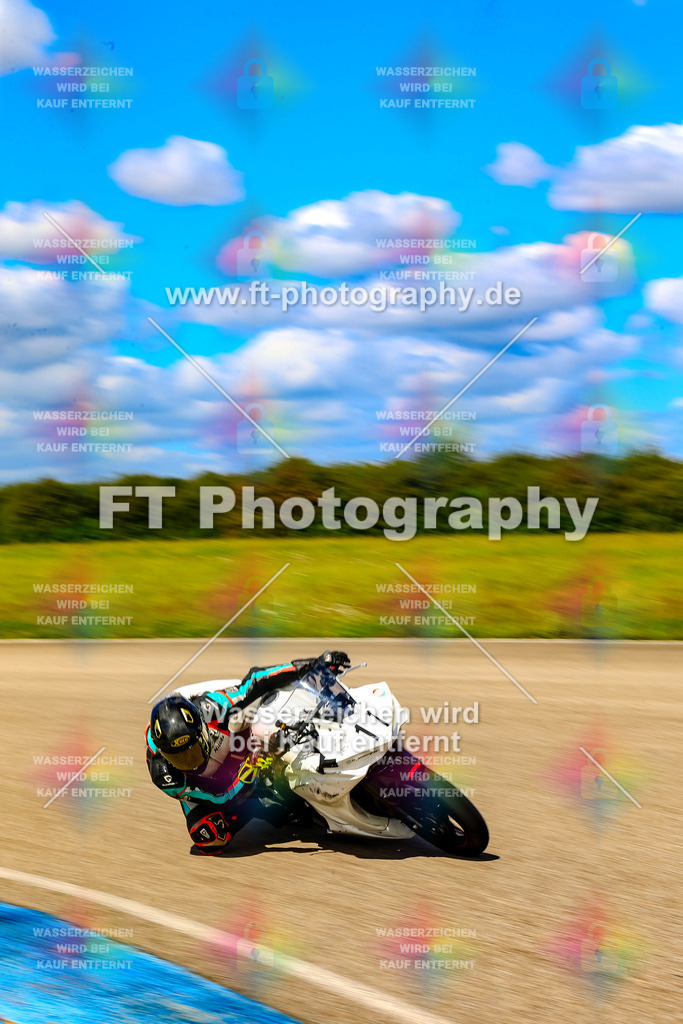 011-6413 | Hier findet Ihr Bilder von Touristenfahrten auf der Nürburgring Nordschleife oder von anderen Veranstaltungen die ich besucht habe. Viel Spass beim Durch Schauen 