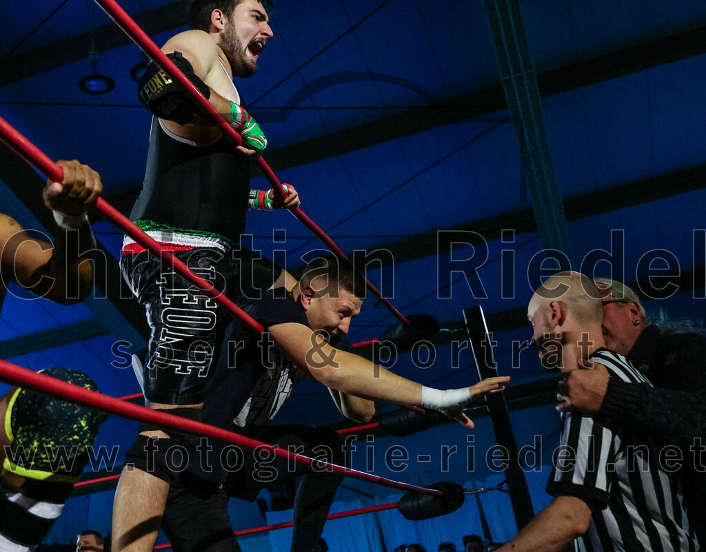 2023-11-11_020_Erding_Wrestlingshow | Erding, Deutschland, 11.11.2023:
Wrestling, Saison 2023, EWS Wrestling ERDING

Foto: Christian Riedel / fotografie-riedel.net