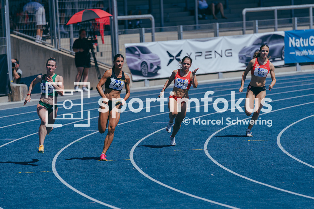 Deutsche Meisterschaften U20 / U16 2026 | Johanna Grämer, Freiberger PSV, 1234, Emma Seng, LG Stadtwerke München, 357, Emma Plöchinger, LAC Passau, 277, Neela Holtz, SC Potsdam e.V., 111, 200-Meter-Lauf, Halbfinale, Deutsche Meisterschaften der U20 &amp; U16 2026, Lohrheidestadion Bochum-Wattenscheid, 12.07.2026. Foto: Marcel Schwering / sportimfokus - Realisiert mit Pictrs.com