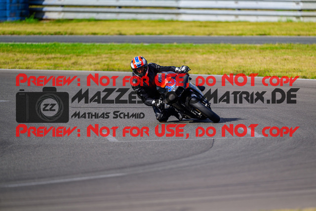 MaZZes_FotoMatrix_240724_6007705_2-337 | BLAU