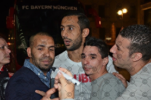 RGE_6417 | Der marokkanische Stürmer Medhi Benatia gewinnt mit Bayern München nach Elfmeterschießen 4:3 gegen Borussia Dortmund und holt sich den DFB-Pokal 2016 im Berliner Olympiastadion. - Realisiert mit Pictrs.com