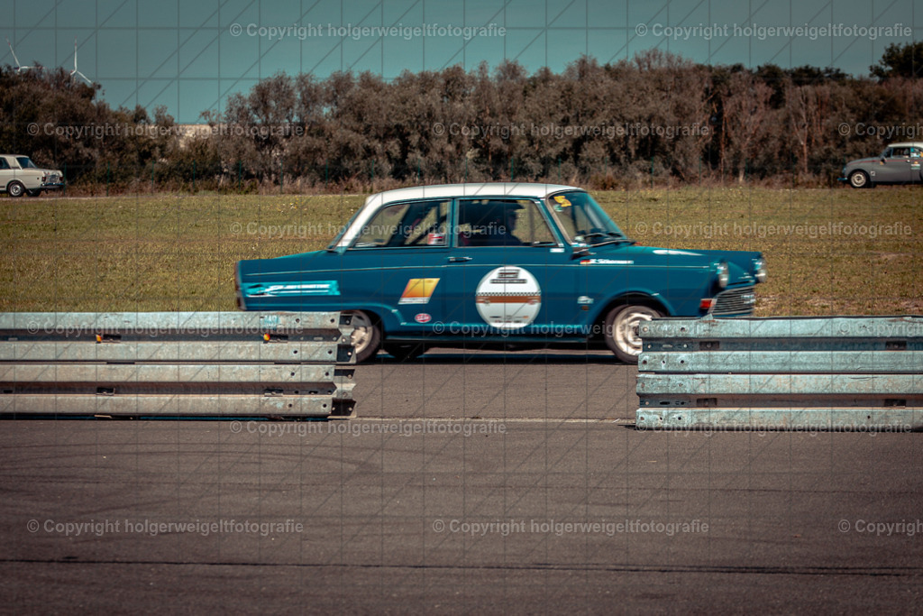 Auto DKW F 12 | Foto vom 3. Classic Motor Weekend 18. - 20. August 2023 auf dem Flugplatz in Obermehler - Realisiert mit Pictrs.com