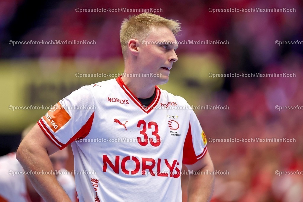 EHF18012602084 | 18.01.2026, Handball, Men's EHF EURO 2026, Dänemark - Rumänien, Jyske Bank Boxen in Herning, Dänemark, Preliminary Round:  Emil Siersbaek Bergholt (Denmark #33) 