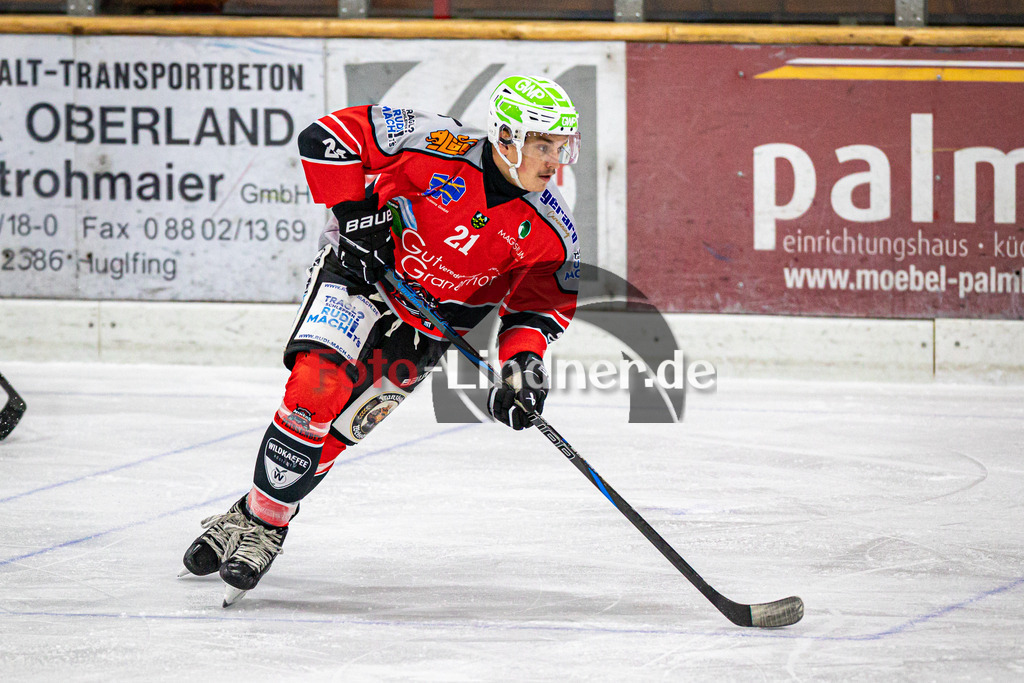 TSV Peißenberg MINERS vs ESC Kempten SHARKS | Eishockey Bayernliga Herren Vorrunde 2024/2025, TSV Peißenberg MINERS vs ESC Kempten SHARKS, 20241018,Florian SEELMANN (MINERS 21) in Aktion, Freisteller,2024-10-18 in Peißenberg (Eisstadion)Florian SEELMANN (MINERS 21)Copyright: WolfgangxLindner foto-lindner.de