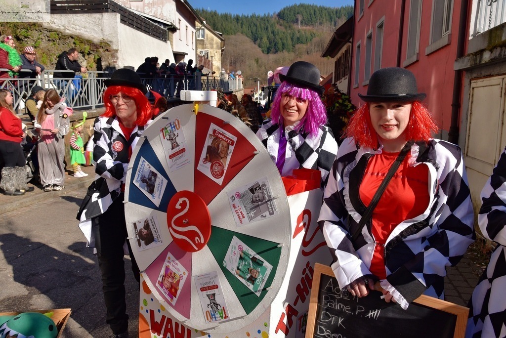 FaMoUmzug-064-RA | Fotoblog Schwarzwald, Foto Blog Wiesental, Pfaffenberg, Winterzauber, Zeller Bergland, Zell im Wiesental, Fotoblog Wiesental, Landschaftsfotos, Bilder Wiesental, Natur, Naturbilder, Fastnacht, Zeller Fastnacht, Zeller Fasnacht, Zeller Bergland, Belchen, - Realisiert mit Pictrs.com