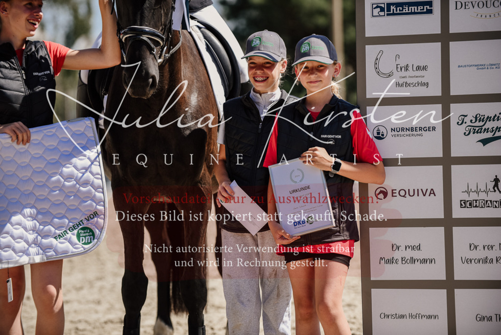 DSC_8818 | Pferde- und Turnierfotografie in Westsachsen. Pferdeportraits, Auftragszeichnungen und intuitive Kunst.