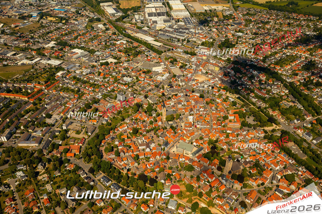 Das Luftbild der Stadt Korbach wurde 2022 vom Flugzeug heraus erstellt (keine Drohnen-Aufnahmen) Aufnahmehöhe ca.450 Meter- hohe Bildauflösung und Druck-Qualität. Garantiert!