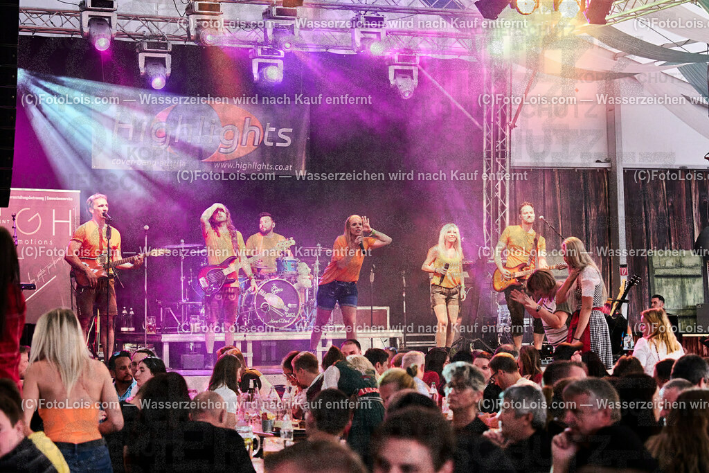 ALP5299_VOLKSFEST_Bieranstich_Musik HIGHLIGHTS | (C)FotoLois.com, Alois Spandl, BIERANSTICH im Festzelt beim WIESELBURGER VOLKSFEST mit den TSCHECHEN als Vorband und dem Auftritt von Die HIGHLIGHTS, Mi 28. Juni 2023.