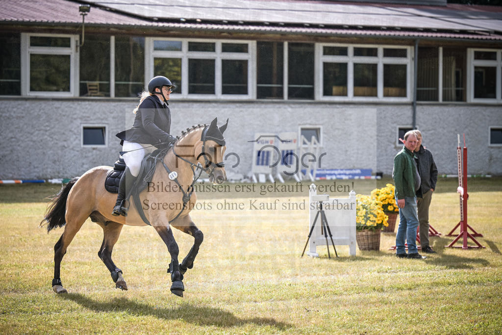 DOS_0833 | Entdecke hochwertige Reitturnierfotos von Foto Oger. Professionell, emotional und authentisch – jetzt Lieblingsmomente im Shop bestellen.Deutschlandweite Turnierfotografie. - Realisiert mit Pictrs.com