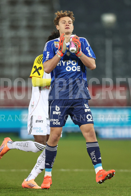 Austrian Bundesliga: Grazer AK 1902 vs LASK | GRAZ, AUSTRIA, 13.DEC.25 - SOCCER - ADMIRAL Bundesliga, Grazer AK 1902 vs LASK. The image shows Lukas Jungwirth (Lask).