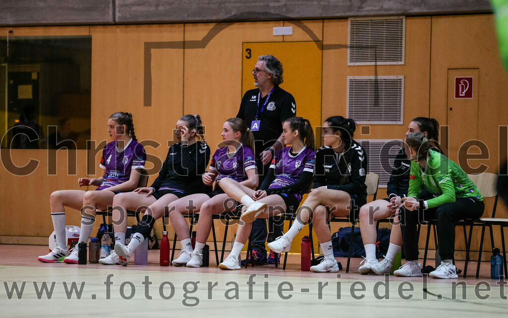 2024-02-03_059_SpVgg_Altenerding_gegen_SpVgg_Erdweg | Erding, Deutschland, 03.02.2024:
Handball, Bezirksoberliga Frauen Altbayern 2023 / 2024, 13. Spieltag, SpVgg Altenerding gegen SpVgg Erdweg, Endergebnis: 25:21

Greta Felbinger (SpVgg Altenerding, #4), Marlene Mittermeier (SpVgg Altenerding, #6), Lena Graf (SpVgg Altenerding, #8)

Foto: Christian Riedel / fotografie-riedel.net