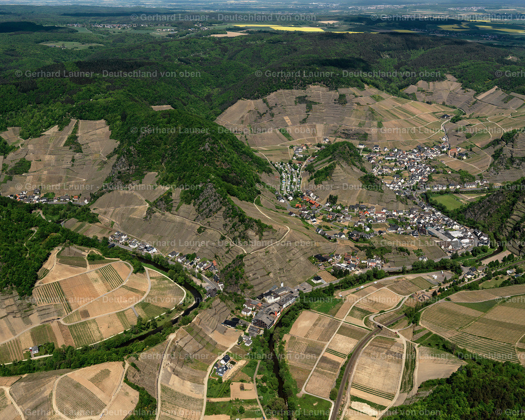 3102242 | Weinberge bei Mayschoß