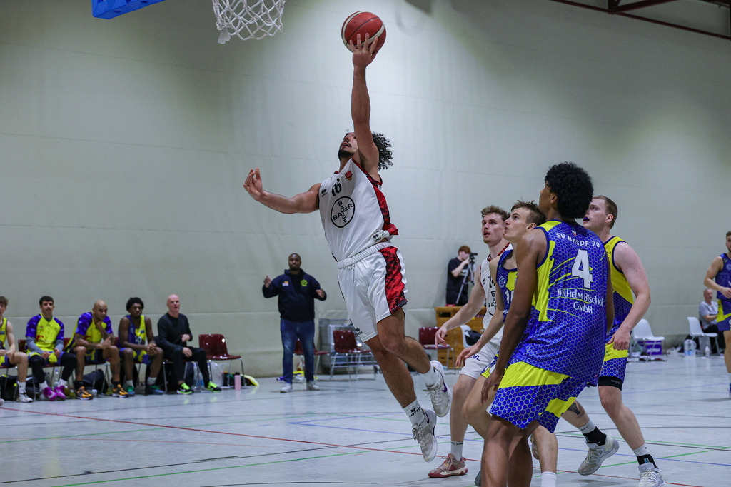 Regio BAYER GIANTS vs SV Haspe 70-86 | Fotos von Basketballspielen aus dem Raum NRW fotografiert von Gero Mueller-Laschet und Daniel Schaefer - Realisiert mit Pictrs.com