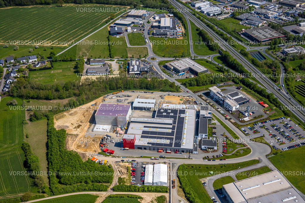 Meschede240506063 | Luftbild, Gewerbegebiet Enste, an der Autobahn A46, ITH Schraubtechnik | ITH Bolting Technology Maschinenbauunternehmen, Enste, Meschede, Sauerland, Nordrhein-Westfalen, Deutschland