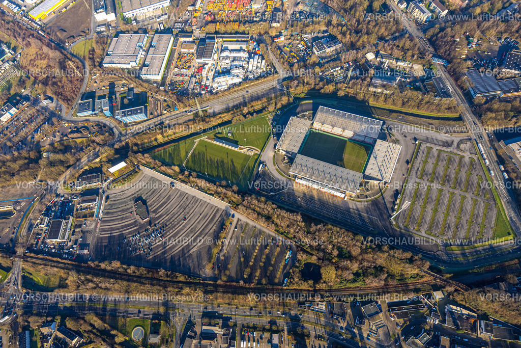 Essen241201649RWE-StadionAnDerHafenstrasse | Luftbild, Fußballstadion an der Hafenstraße des Clubs Rot-Weiss Essen,3. Bundesliga , Essen-Borbeck, Tribünen, ,Essen, Ruhrgebiet, Nordrhein-Westfalen, Deutschland