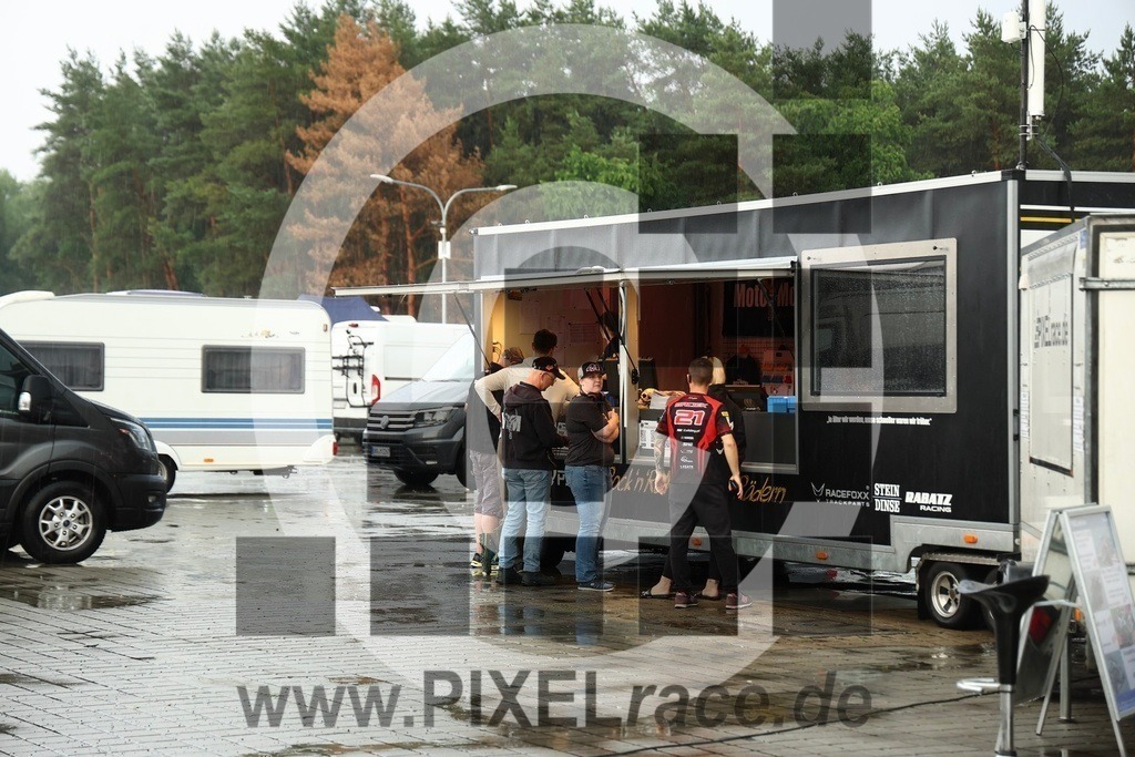 social-20240604_33441 | Schöne Erinnerungen an spannende Momente - das festzuhalten ist unser Job. PIXELrace.de ist seit 2003 auf den Rennstrecken Europas unterwegs um die Action draußen beim Fahren und die wunderbare Stimmung imm Fahrerlager für euch einzufangen.